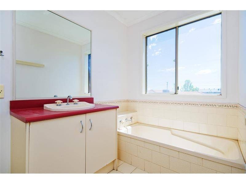 2 Gould Walk, Truganina VIC 3029