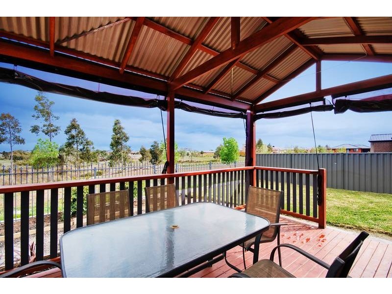 10 BELLFIELD CRT, Wyndham Vale VIC 3024