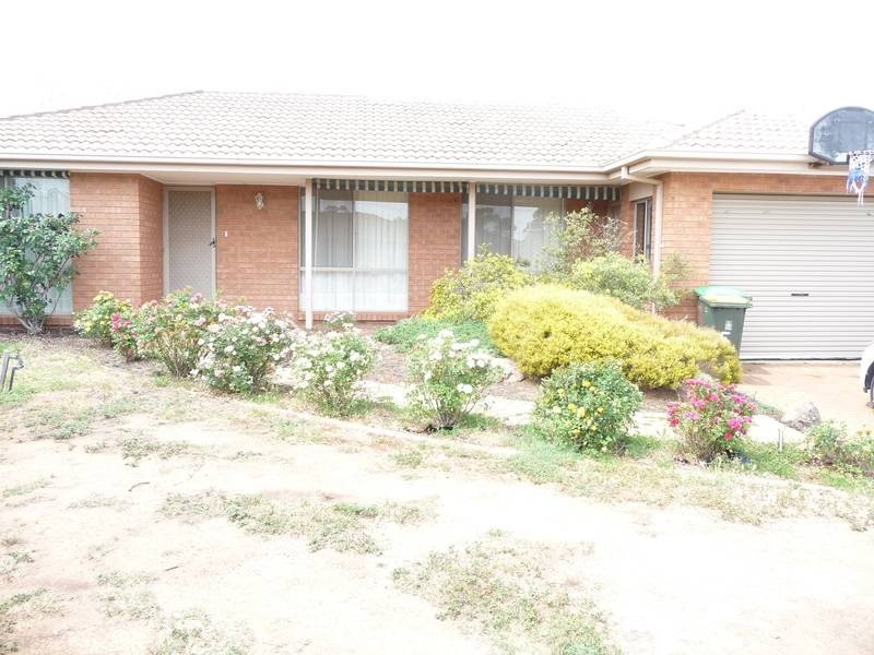5 Farnborough Crt, Hoppers Crossing VIC 3029