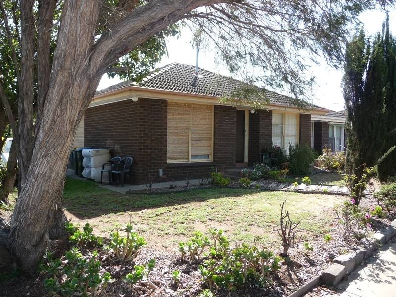 1/2 Railway Avenue, Werribee VIC 3030
