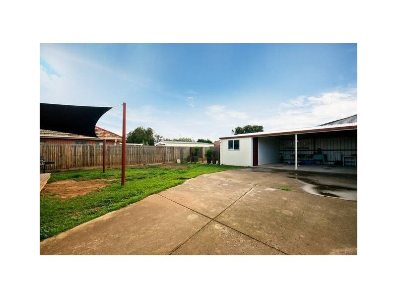 30 Carter Avenue, Werribee VIC 3030