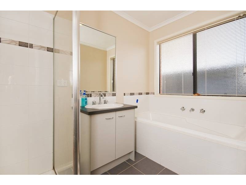 11 Stringybark Cls, Wyndham Vale VIC 3024