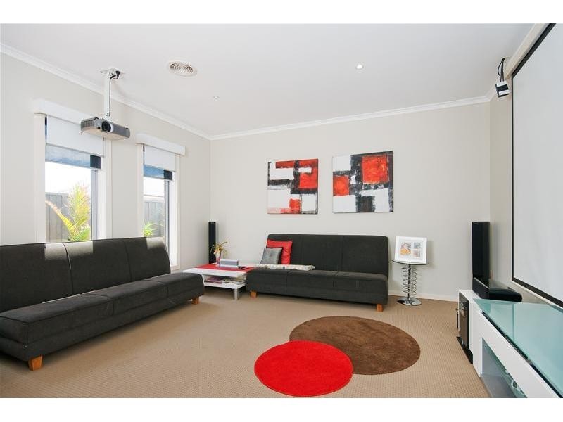 10 Murrumbidgee Street, Wyndham Vale VIC 3024