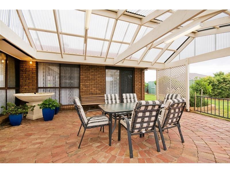 24 Wilton Close, Wyndham Vale VIC 3024