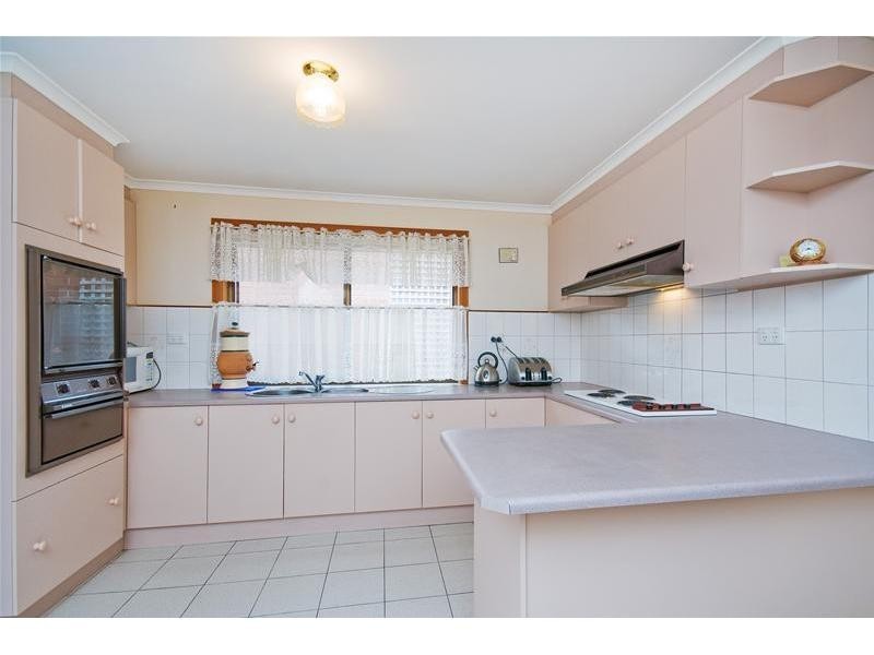 2/39 Chirnside Avenue, Werribee VIC 3030