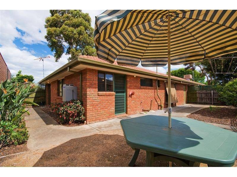 2/39 Chirnside Avenue, Werribee VIC 3030