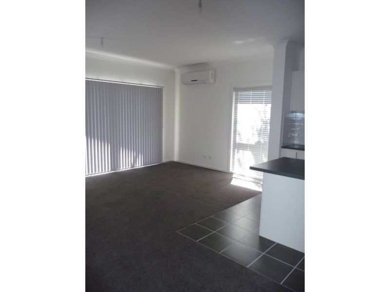 2/34 Tarneit Road, Werribee VIC 3030