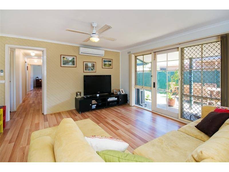 32 Daphne Crescent, Werribee VIC 3030