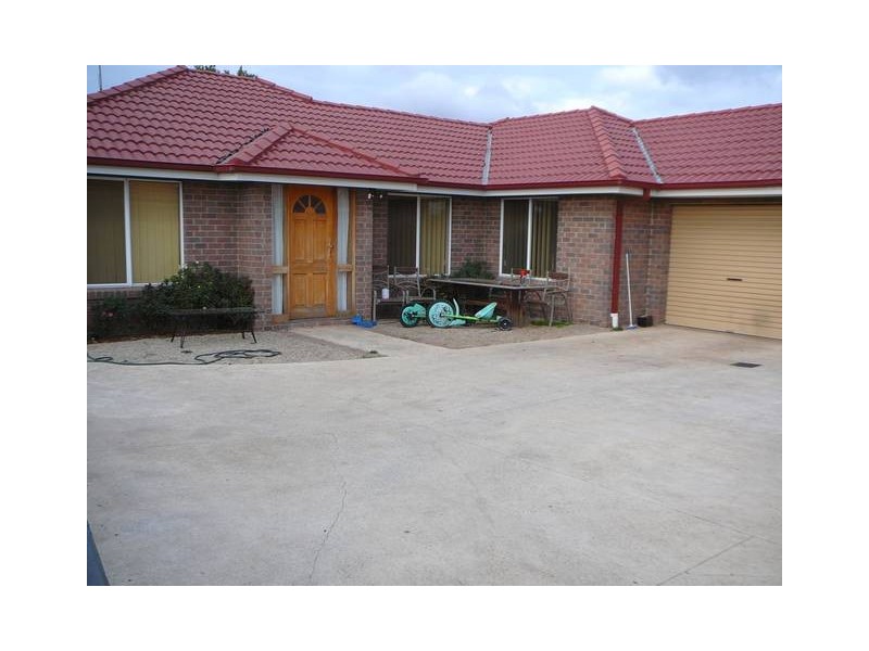 2/11 Tallong Crt, Hoppers Crossing VIC 3029