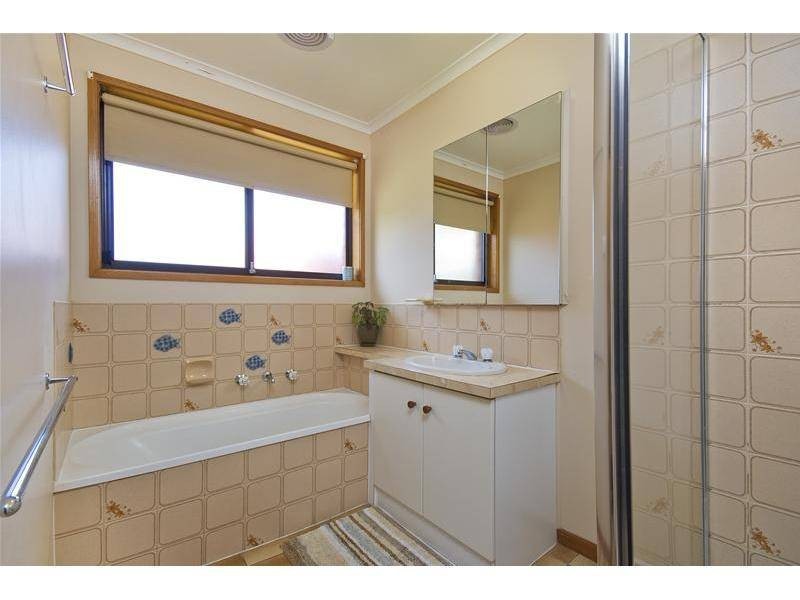 17 Courtney Avenue, Hoppers Crossing VIC 3029