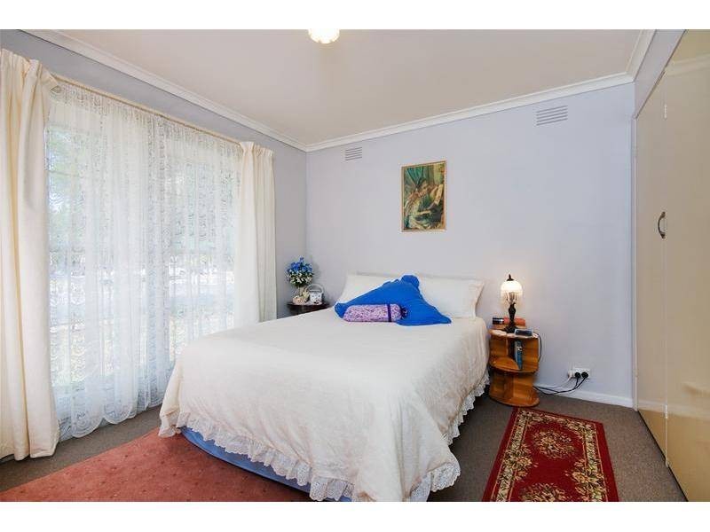 1/2 Railway Avenue, Werribee VIC 3030