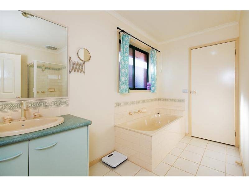 42 Lonsdale Circuit, Hoppers Crossing VIC 3029