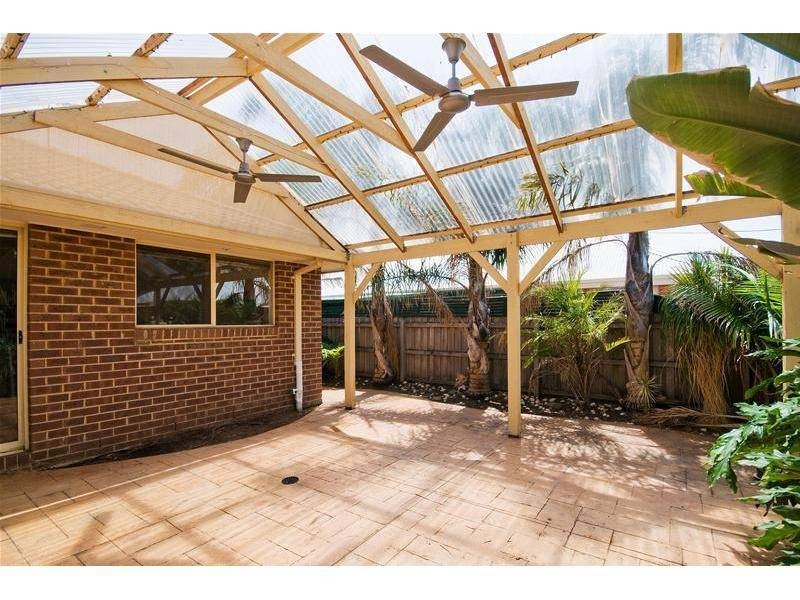 2/36 Mortimer Street, Werribee VIC 3030