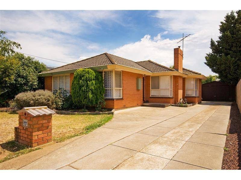 8 Elizabeth Avenue, Werribee VIC 3030