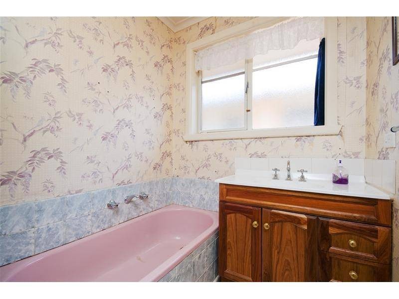 8 Elizabeth Avenue, Werribee VIC 3030