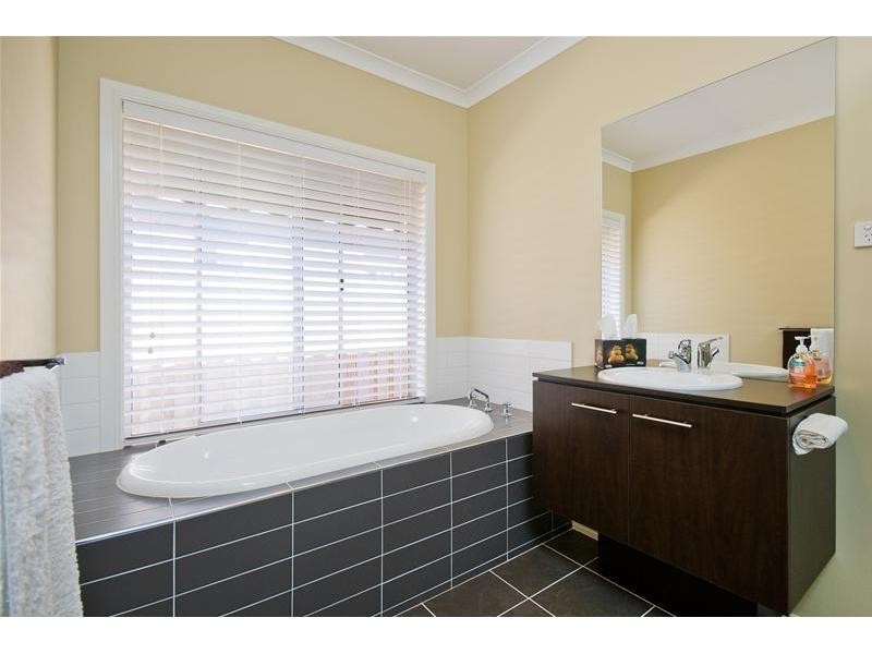 4 Columbia Street, Tarneit VIC 3029