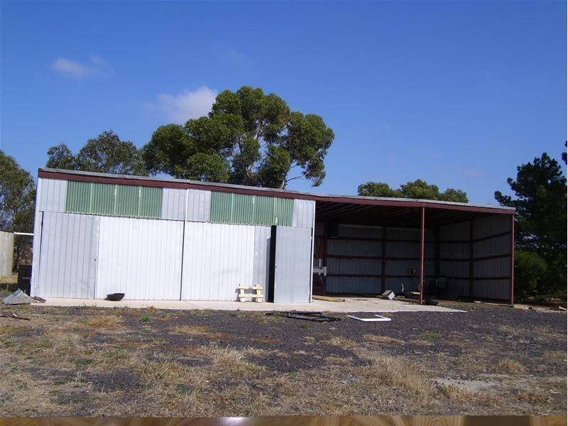 12 Mouyong Road, Little River VIC 3211