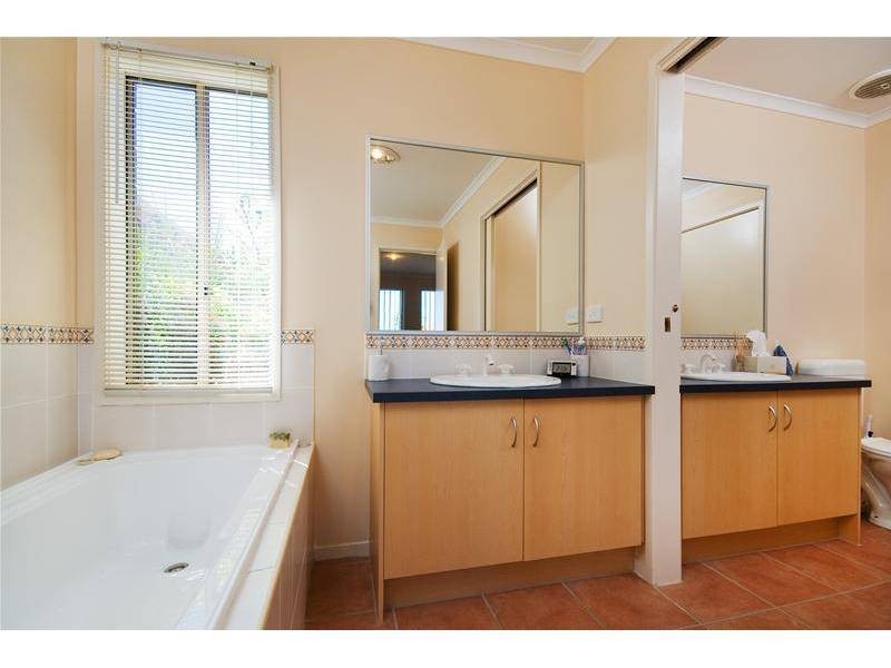 12 Scherbourg Place, Hoppers Crossing VIC 3029