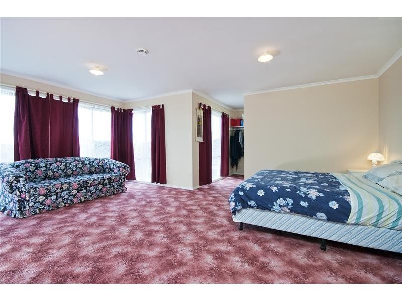 11 Chesterton Avenue, Tarneit VIC 3029