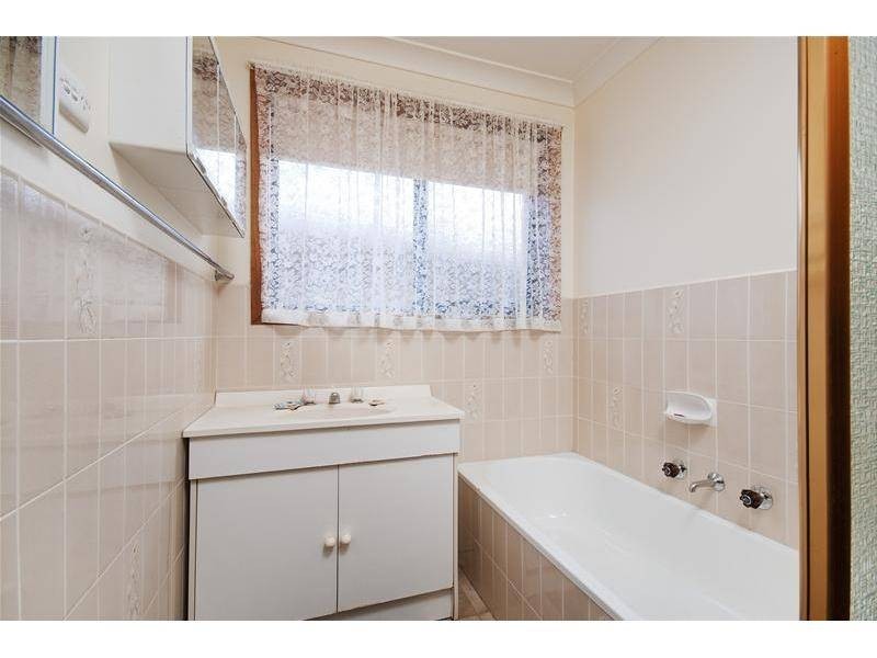2/122 Tower Road, Werribee VIC 3030