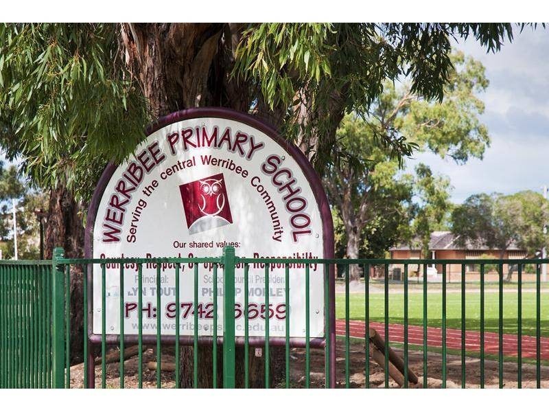 7/31 Deutgam Street, Werribee VIC 3030