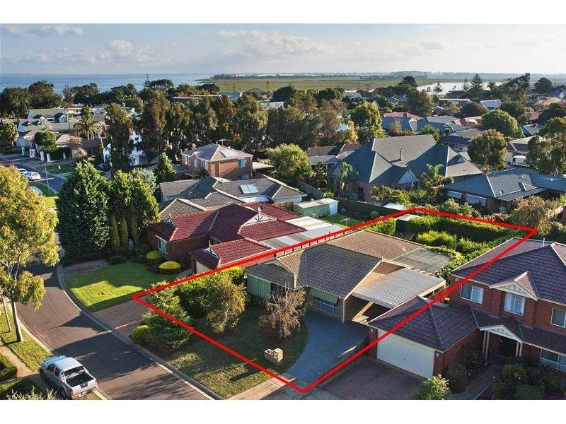 24 Trevally Close, Werribee South VIC 3030