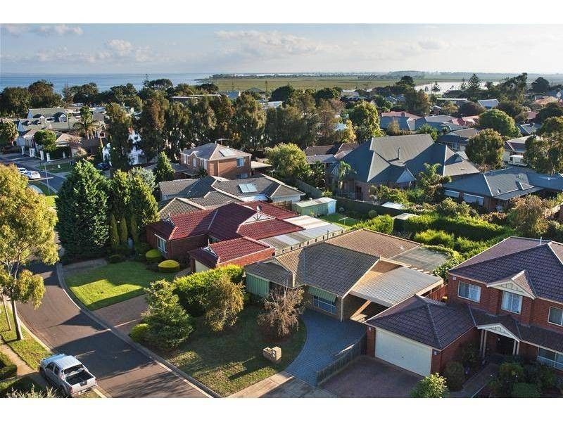 24 Trevally Close, Werribee South VIC 3030