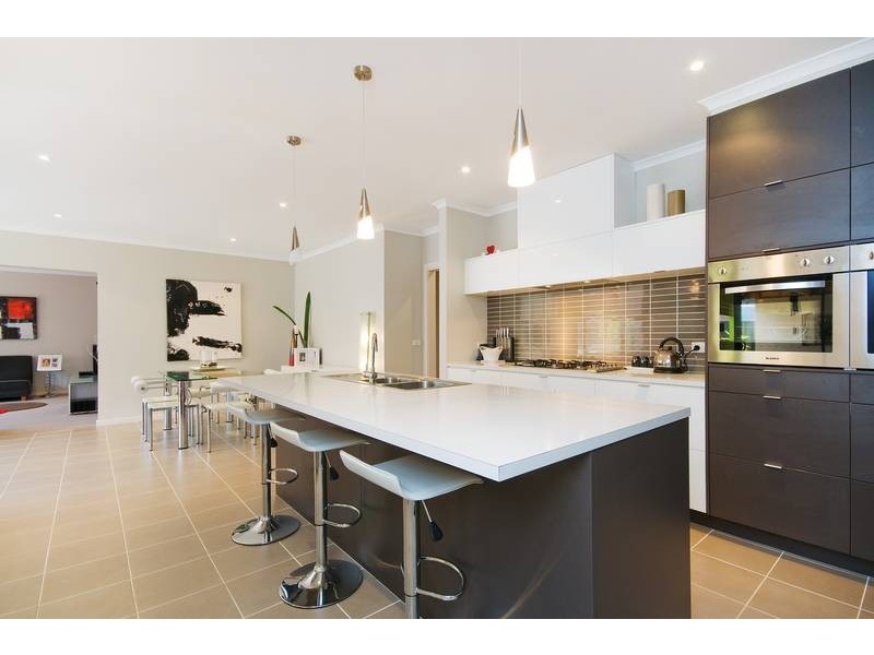 10 Murrumbidgee St, Wyndham Vale VIC 3024