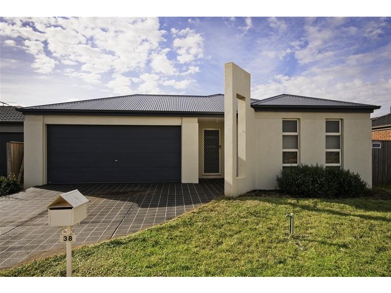 38 Emma Drive, Tarneit VIC 3029