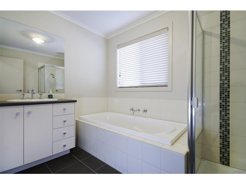 38 Emma Drive, Tarneit VIC 3029