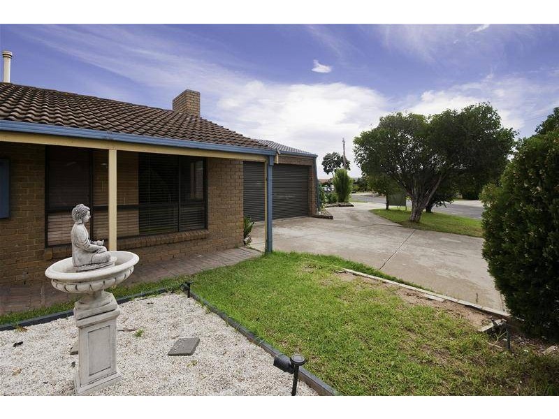 11 Gloucester Court, Werribee VIC 3030