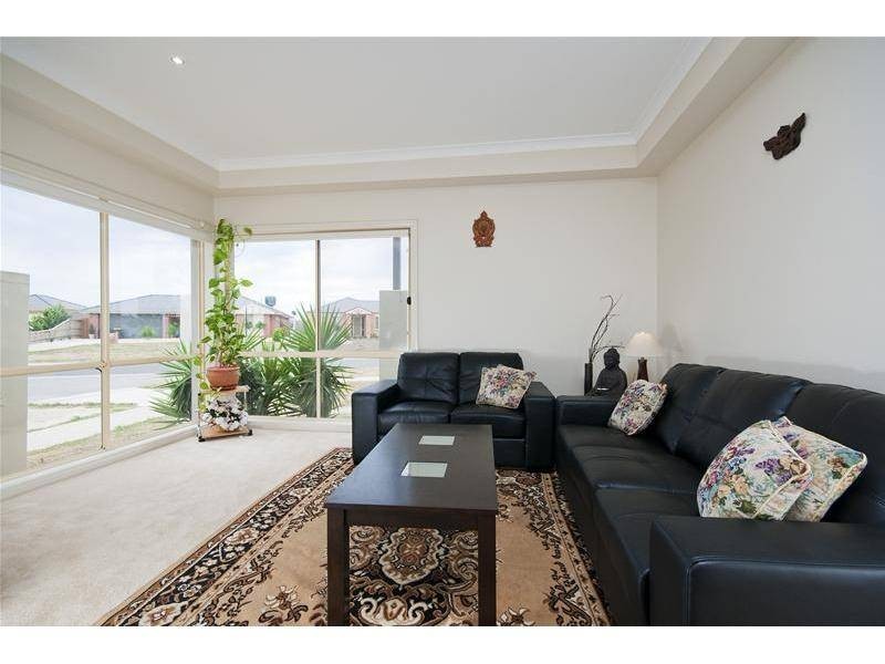 14 East Cornhill Drive, Point Cook VIC 3030