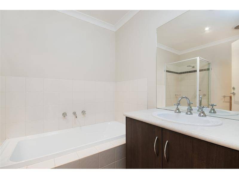 14 East Cornhill Drive, Point Cook VIC 3030