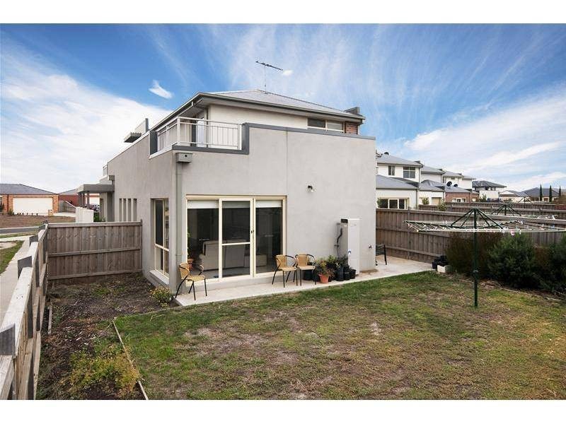 14 East Cornhill Drive, Point Cook VIC 3030