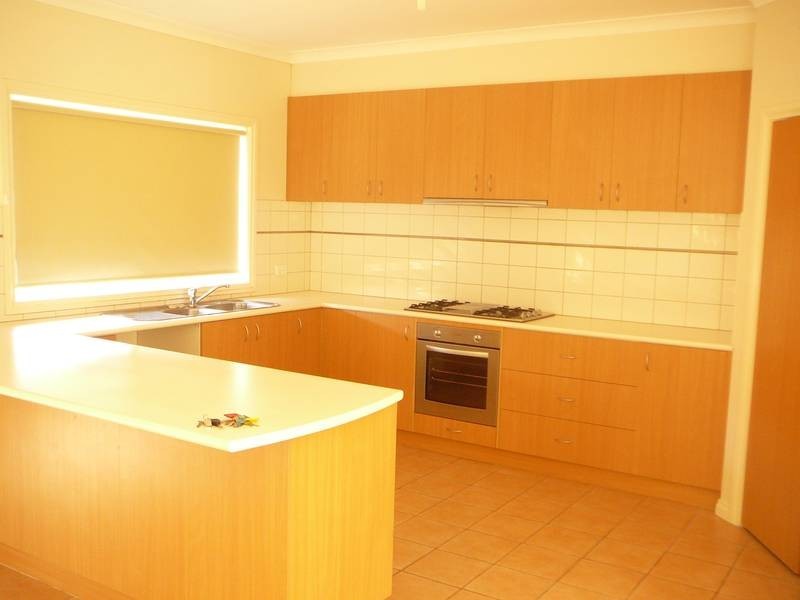 5 Montana Dr, Werribee VIC 3030