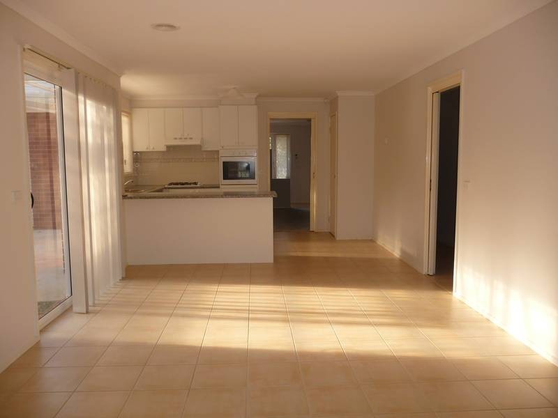 15 KOOMBAHLA CRT, Werribee VIC 3030