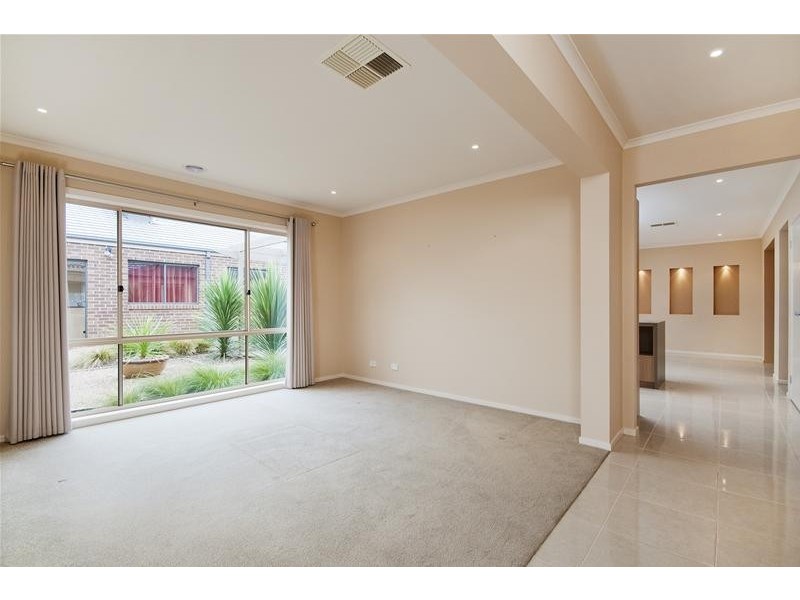 22 Hummingbird Boulevard, Tarneit VIC 3029
