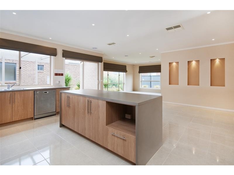 22 Hummingbird Boulevard, Tarneit VIC 3029