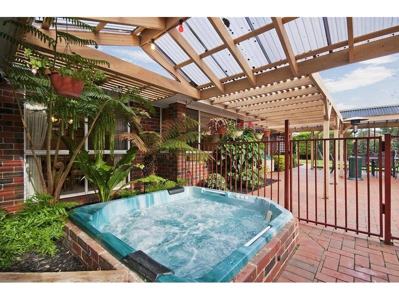 110 Wattle Avenue, Werribee VIC 3030