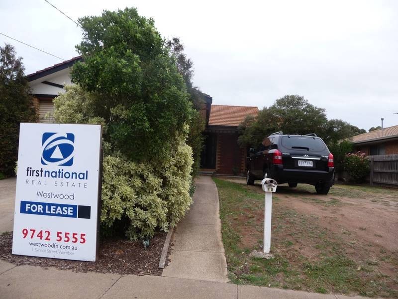 18 Casey Drive, Hoppers Crossing VIC 3029