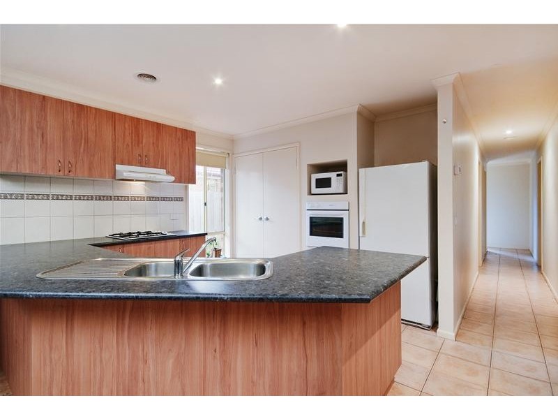 4 Blossom Lane, Werribee VIC 3030