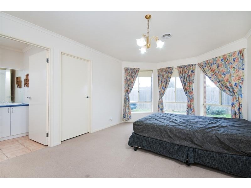 4 Blossom Lane, Werribee VIC 3030