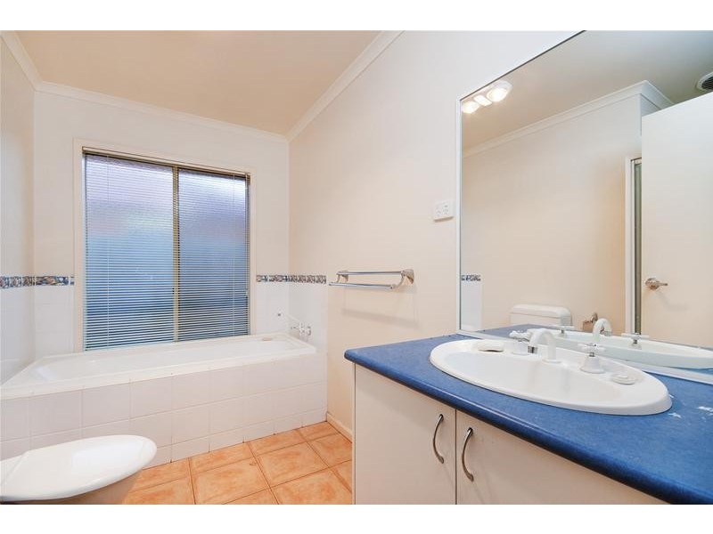 4 Blossom Lane, Werribee VIC 3030