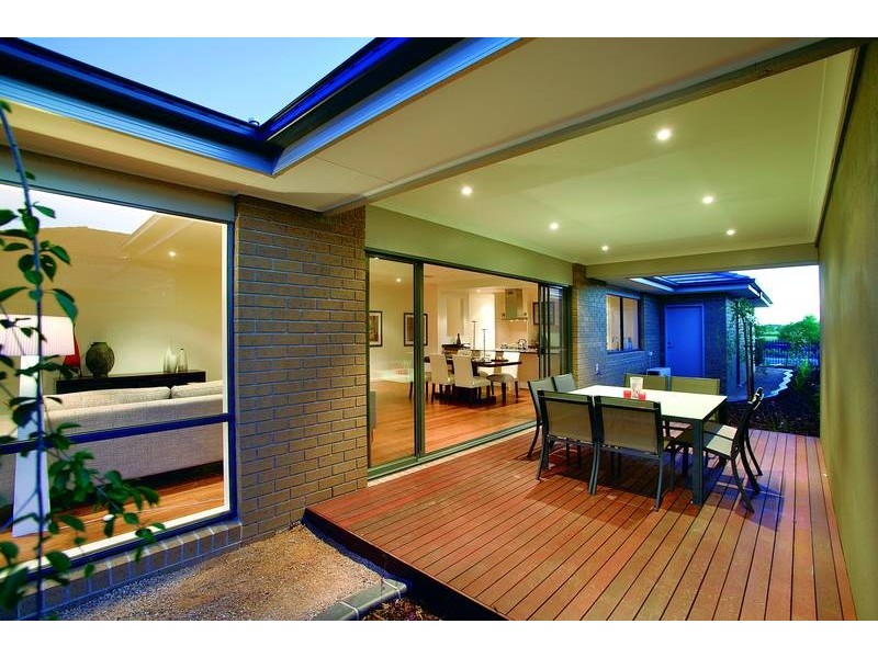 2 Munro Dve, Wyndham Vale VIC 3024