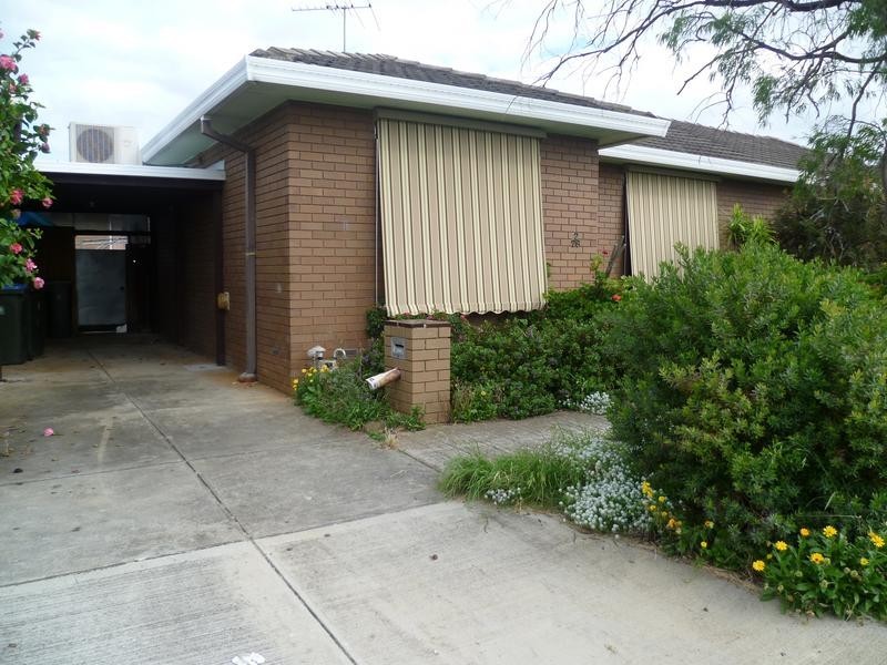2/26 Glenn St, Werribee VIC 3030