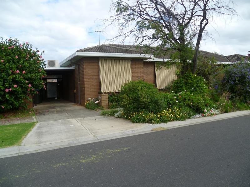 2/26 Glenn St, Werribee VIC 3030