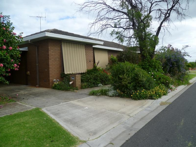 2/26 Glenn St, Werribee VIC 3030