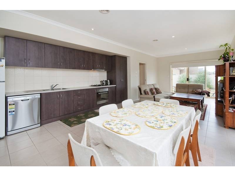 14 East Cornhill Dve, Point Cook VIC 3030