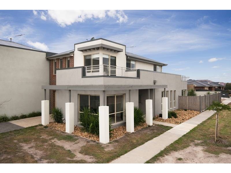 14 East Cornhill Dve, Point Cook VIC 3030