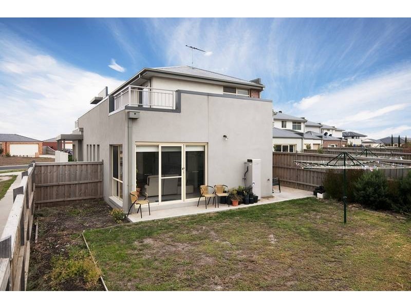 14 East Cornhill Dve, Point Cook VIC 3030